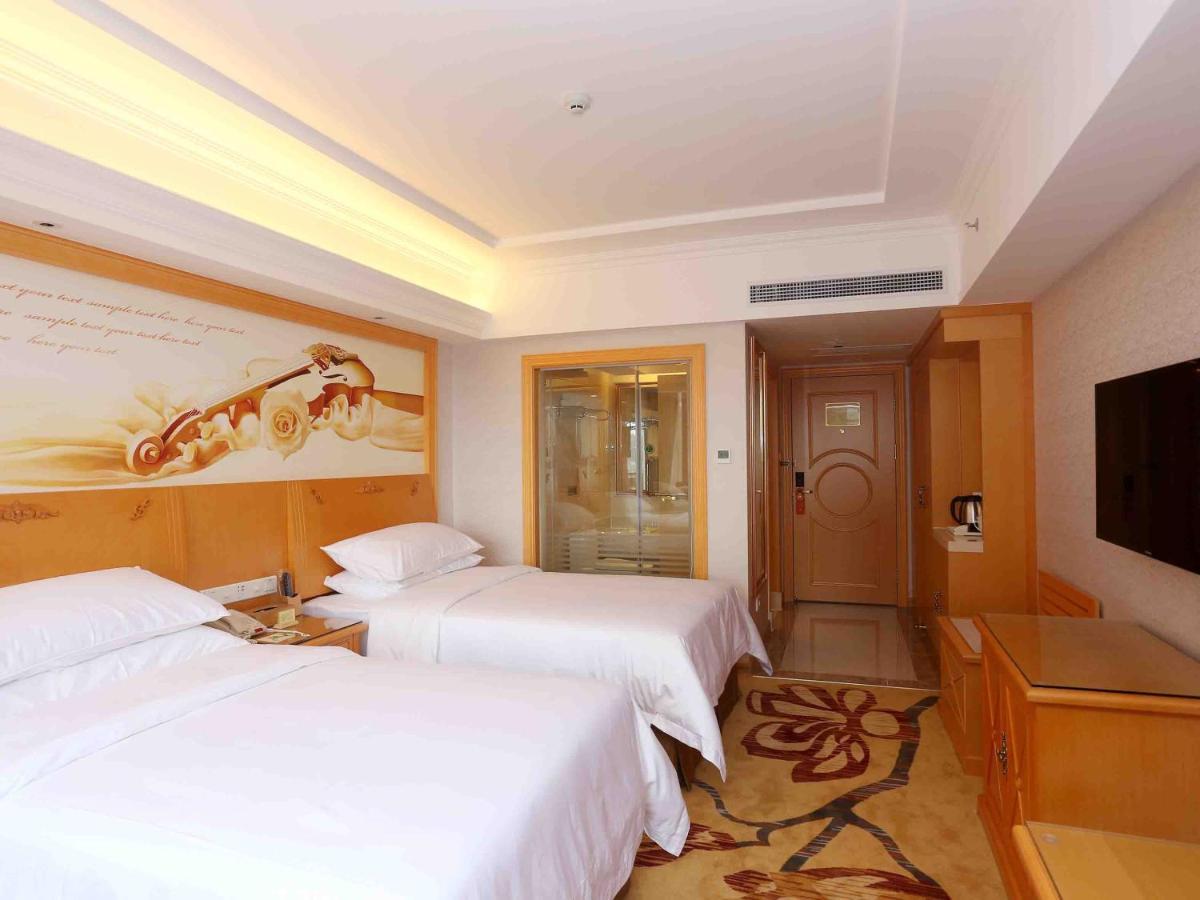 Vienna Hotel Zhongshan West District Exterior photo